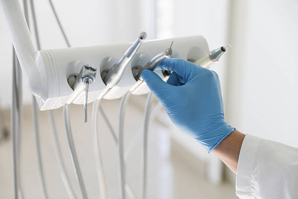 Professional Emergency Dentist technician working in Luling, TX